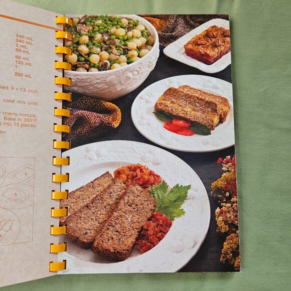 Company's Coming - Meatless Cooking by Jean Pare - Plastic Comb - Easy Recipes - Picture 5 of 10